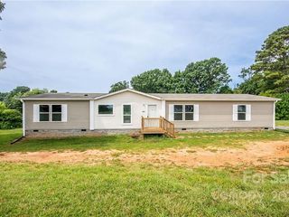 Foreclosed Home - 761 SHARON SCHOOL RD, 28625