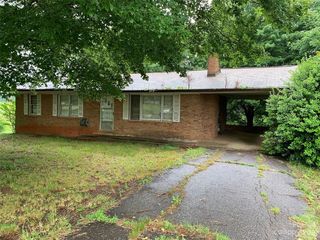 Foreclosed Home - 109 COUNTRY VIEW RD, 28625