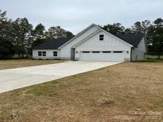 Foreclosed Home - 738 SAINT ANDREWS RD, 28625