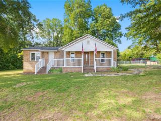 Foreclosed Home - 330 CANNON RD, 28625
