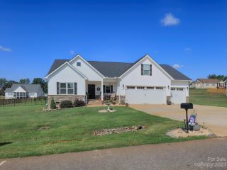 Foreclosed Home - 192 STAFFORDSHIRE DR, 28625