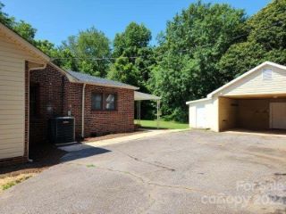 Foreclosed Home - 4415 SAWMILLS SCHOOL RD, 28630