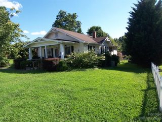 Foreclosed Home - 104 N MAIN ST, 28630
