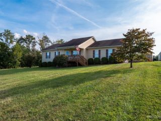 Foreclosed Home - 3495 OLD PETRA MILL RD, 28630