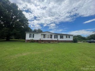 Foreclosed Home - 620 ROGERS FARM LN, 28636