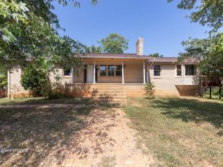Foreclosed Home - 200 Main Ave W, 28637