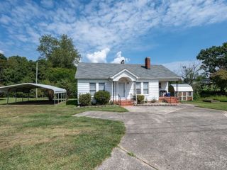 Foreclosed Home - 1736 CAJAH MOUNTAIN RD, 28638