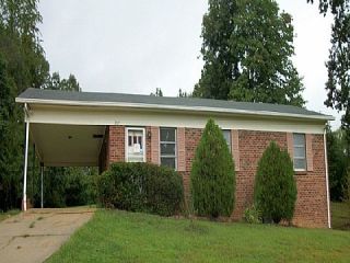 Foreclosed Home - 207 GREENVALLEY PL NE, 28645