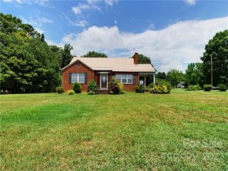 Foreclosed Home - 1532 ORCHARD DR, 28645