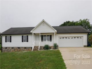 Foreclosed Home - 1061 ISENHOUR CT, 28650