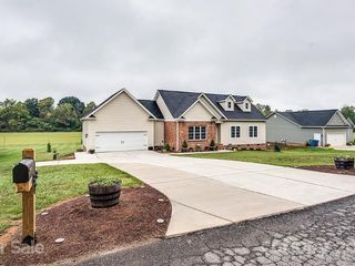 Foreclosed Home - 237 BRENTWOOD DR, 28650