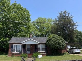 Foreclosed Home - 19 UNION ST, 28650