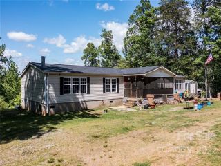 Foreclosed Home - 2832 PLAYMORE BEACH RD, 28655