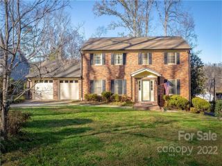 Foreclosed Home - 249 CAMELOT DR, 28655