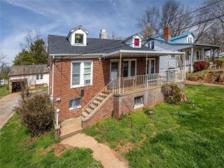 Foreclosed Home - 207 OAK ST, 28655