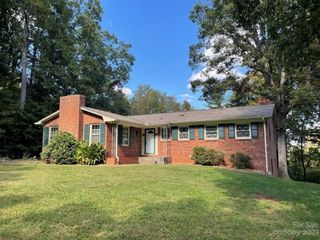 Foreclosed Home - 109 CREST HILL DR, 28655