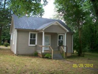 Foreclosed Home - 606 E 19TH ST, 28658