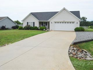 Foreclosed Home - 1575 WINDY HOLLY LN, 28658