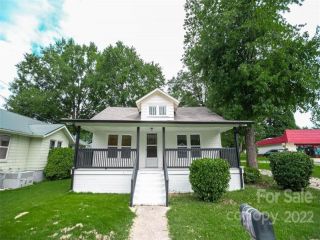 Foreclosed Home - 322 E 20TH ST, 28658