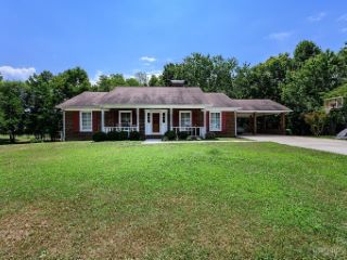 Foreclosed Home - 3939 PEACH ST, 28658