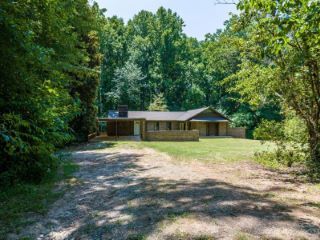 Foreclosed Home - 1630 SHIRLEY LN, 28658