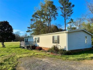 Foreclosed Home - 3378 STARTOWN RD, 28658