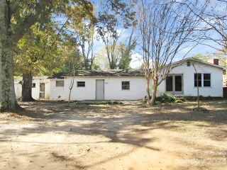 Foreclosed Home - 2761 MOUNT OLIVE CHURCH RD, 28658