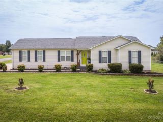 Foreclosed Home - 2063 ROCKETTS WAY, 28658