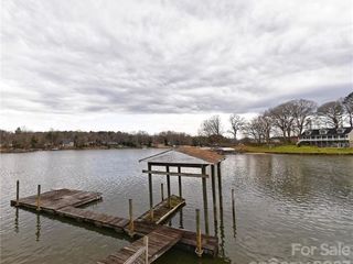Foreclosed Home - 7103 WATEREDGE DR, 28673