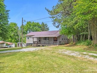 Foreclosed Home - 6492 LITTLE MOUNTAIN RD, 28673