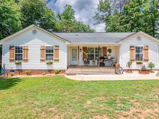 Foreclosed Home - 274 TROUTMAN FARM RD, 28677