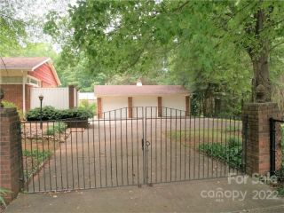 Foreclosed Home - 4060 HICKORY HWY, 28677
