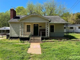 Foreclosed Home - 807 N MULBERRY ST, 28677