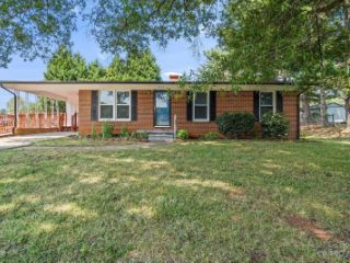 Foreclosed Home - 933 ARMSTRONG ST, 28677