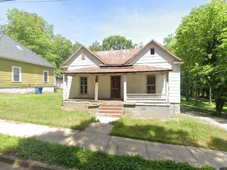 Foreclosed Home - 518 W SHARPE ST, 28677