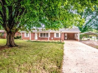 Foreclosed Home - 504 N BOST ST, 28677