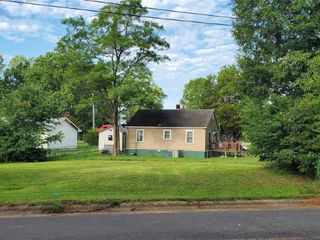Foreclosed Home - 1416 OLD CHARLOTTE RD, 28677