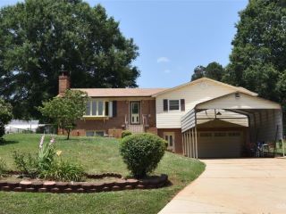 Foreclosed Home - 123 BROOK HOLLOW LN, 28681
