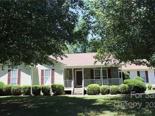 Foreclosed Home - 3077 STONEY CREEK DR, 28690