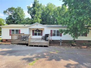 Foreclosed Home - 806 HUGHES ST SW, 28690
