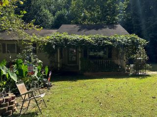 Foreclosed Home - 180 PLAZA DR, 28697