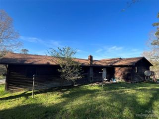 Foreclosed Home - 422 PANTHER BRANCH RD, 28701