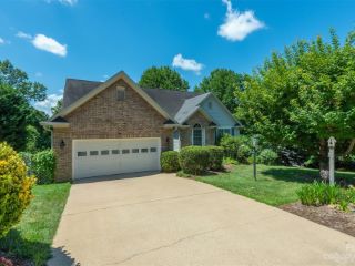 Foreclosed Home - 9 WINDING OAK DR, 28704