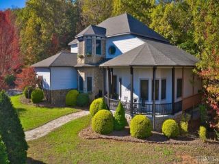 Foreclosed Home - 668 BROOKWOOD DR, 28734