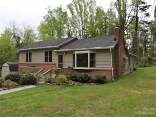 Foreclosed Home - 321 W LAKE AVE, 28739