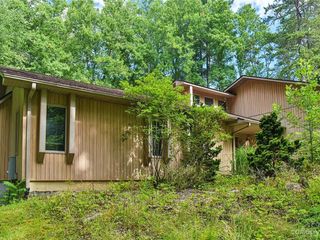 Foreclosed Home - 405 FINLEY COVE RD, 28739