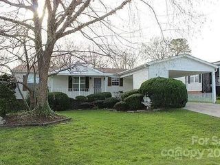 Foreclosed Home - 142 RIVERWIND DR, 28739
