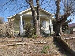 Foreclosed Home - 864 W TATE ST, 28752