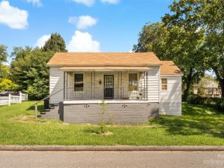 Foreclosed Home - 166 7TH ST, 28752