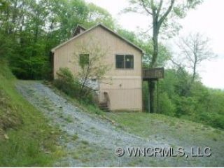 Foreclosed Home - 300 HANGING ROCK RD, 28754